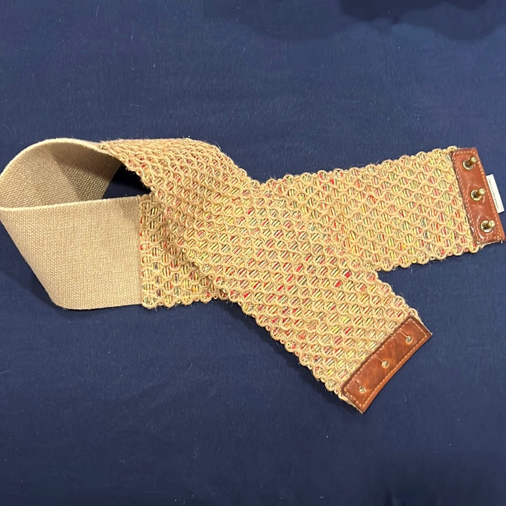 Adorable jute belt with subtle rainbow color detail 🌈